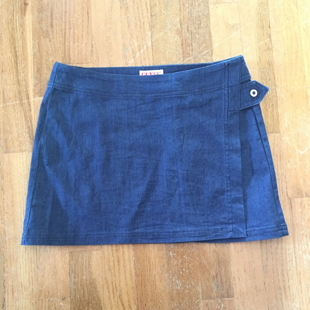 GUESS WRAP MINI SKIRT